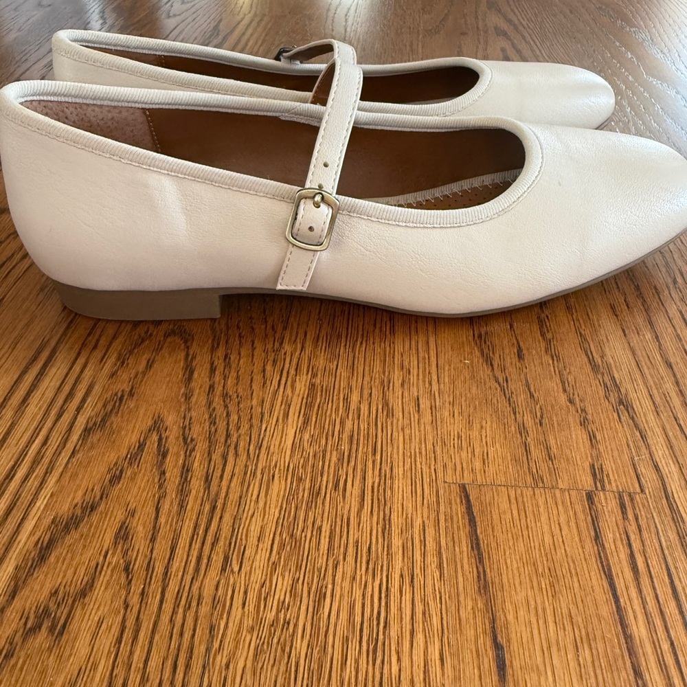 White Mountain Classic Mary Jane Shoes size 8.5 ivory - Picture 2 of 4